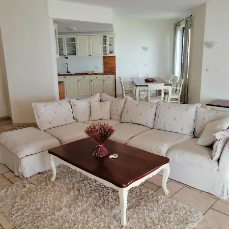 Kaliakria Luxurious Apartment 3 Bedrooms Topola